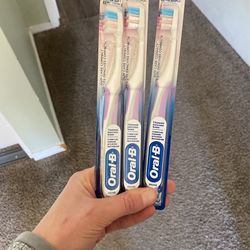 Toothbrushes (new) 