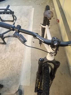 Pivot Mountain Bike with Fox Fork