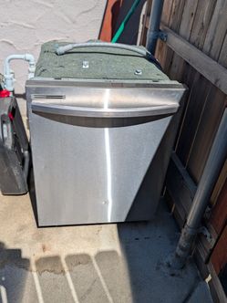 Samsung Dishwasher DW80R2031US