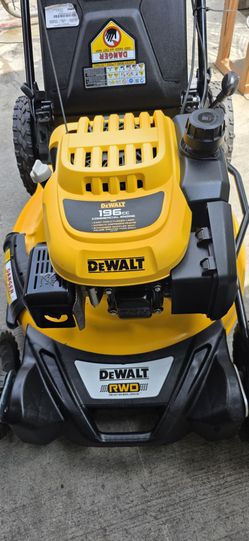DEWALT GAS 196CC 21-IN SELF PROPELLED LANW MOWER LIKE NEW