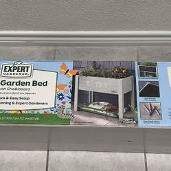 Kids Garden Bed W/Chalkboard