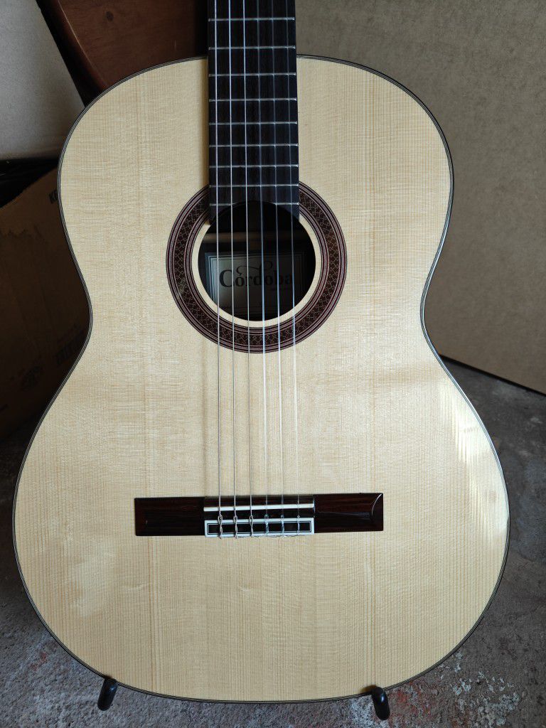 Cordoba C7 Nylon String Acoustic Guitar - Spruce with Hardcase 