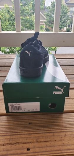 Black suede pumas size 6