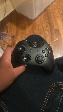 Xbox one works perfectly fine comes with the controller and with GTA I take minibike trades that work Xbox one works perfectly fine comes with the con