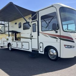 2015 Jayco Percept 35un With 3 Slide Outs!