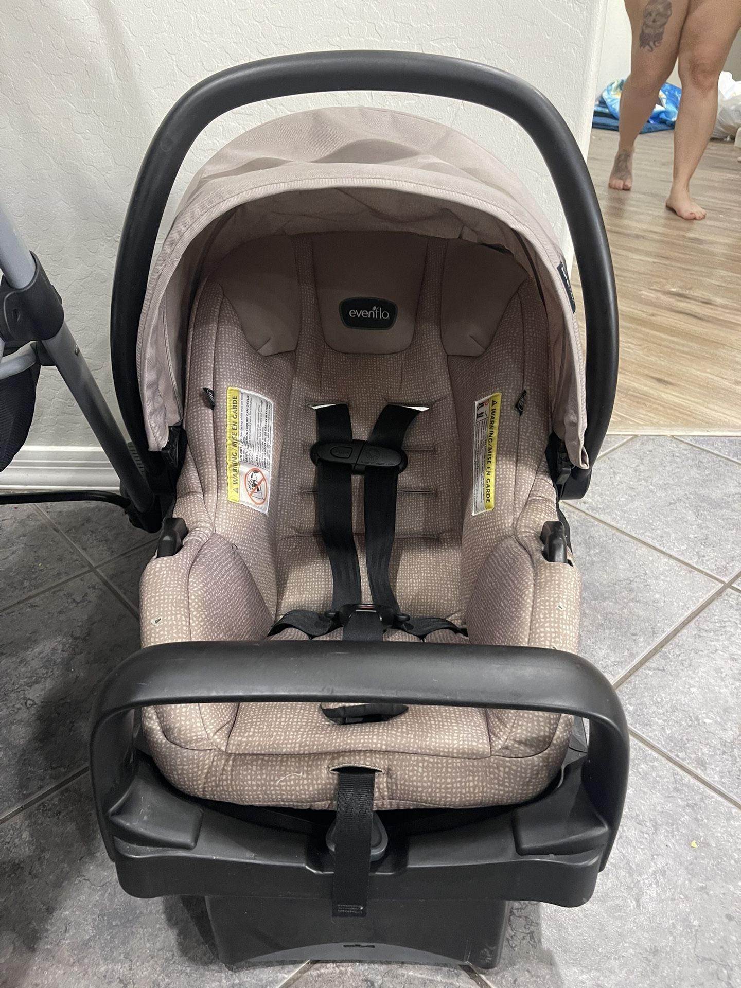 Even Flo Pivot Stroller