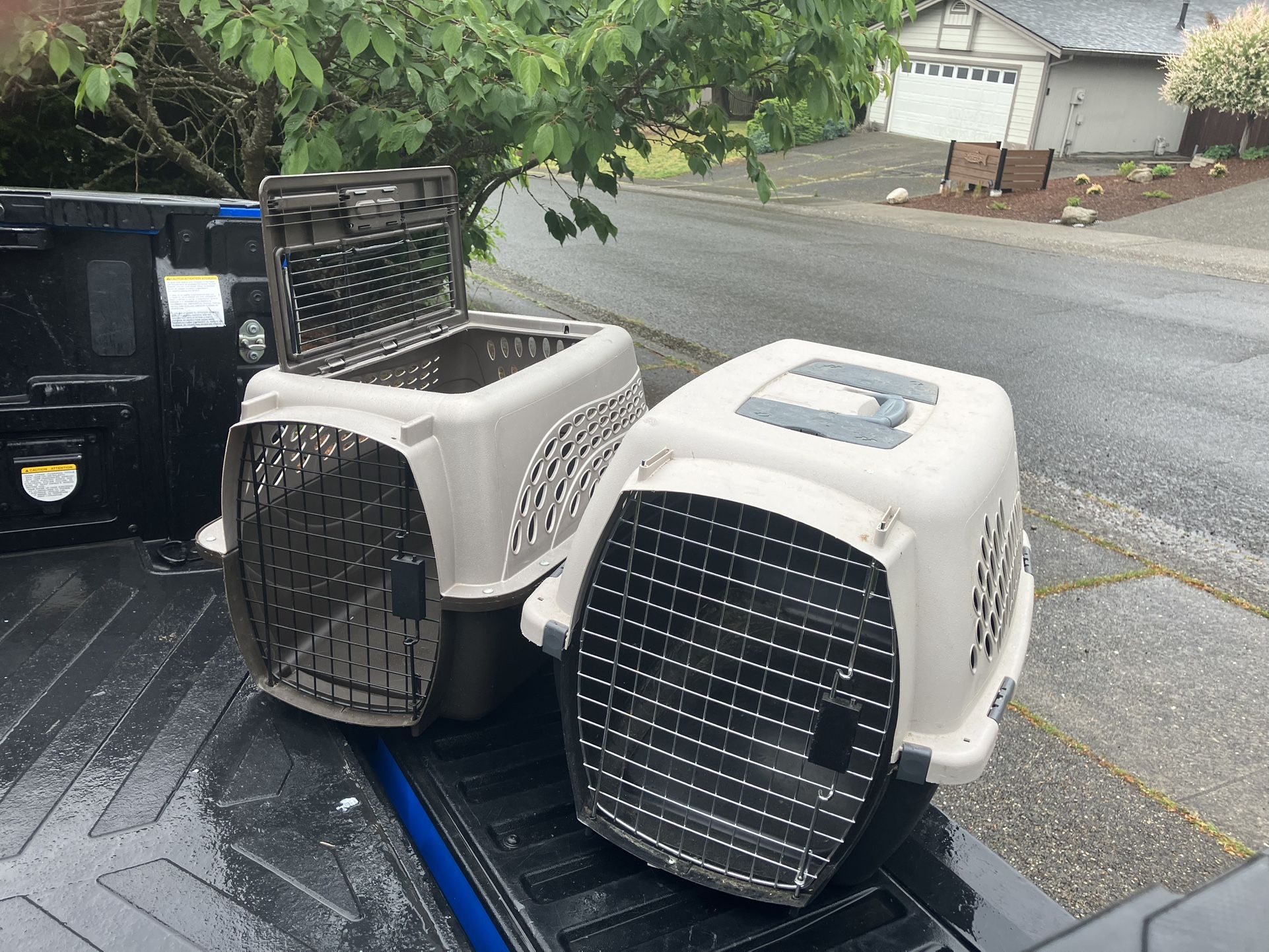 Small Dog Cat Rabbit Bunny Kennel Crate Carrier Like New 24" L by 14” W by 14” H $25 Each