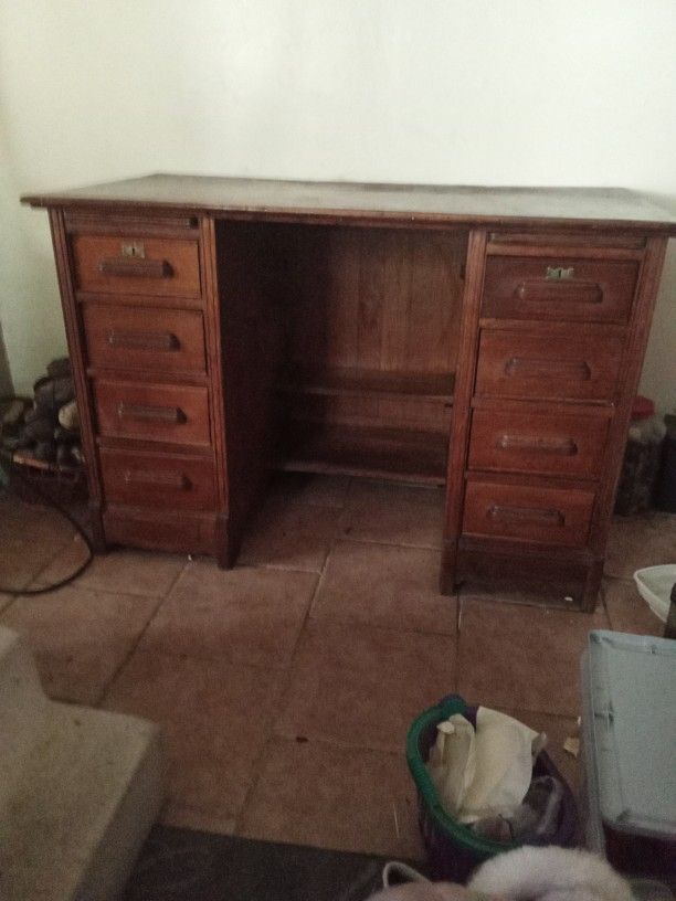 Vintage Oak Desk With 2 Writing Slide Outs