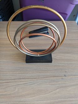Modern Home Decor Set - Sculptural Vases & Metal Art Pieces