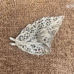 Vintage Lisner Silver-Tone Filigree Leaf Brooch