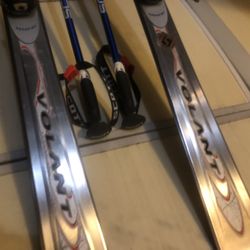 Volant Power Karve Skis With Salomon 850 Bindings & Poles 