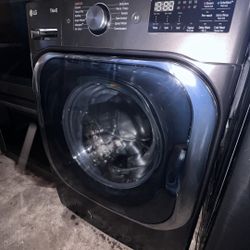 LG Smart Front-Loading Washing Machine