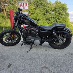 HARLEY DAVIDSON Sporster 883