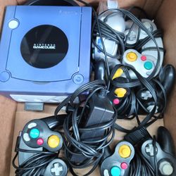 NINTENDO GAMECUBE ANTIQUE 
