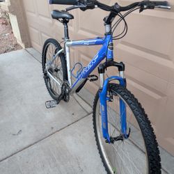 26" TREK SERIES 3 MENS  MOUNTAIN BIKE. (M)18" 46CM. ALUMINUM. FRESHLY TUNE UP👌🏼