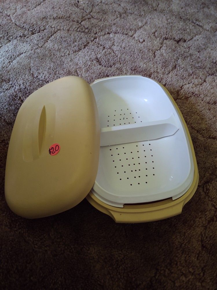 Vintage Tupperware Serving Dish