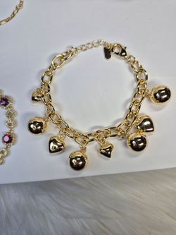 Beautiful Bracelet 14K Gold plated high quality jewelry hypoallergenic waterproof non tarnish excellent quality 35$