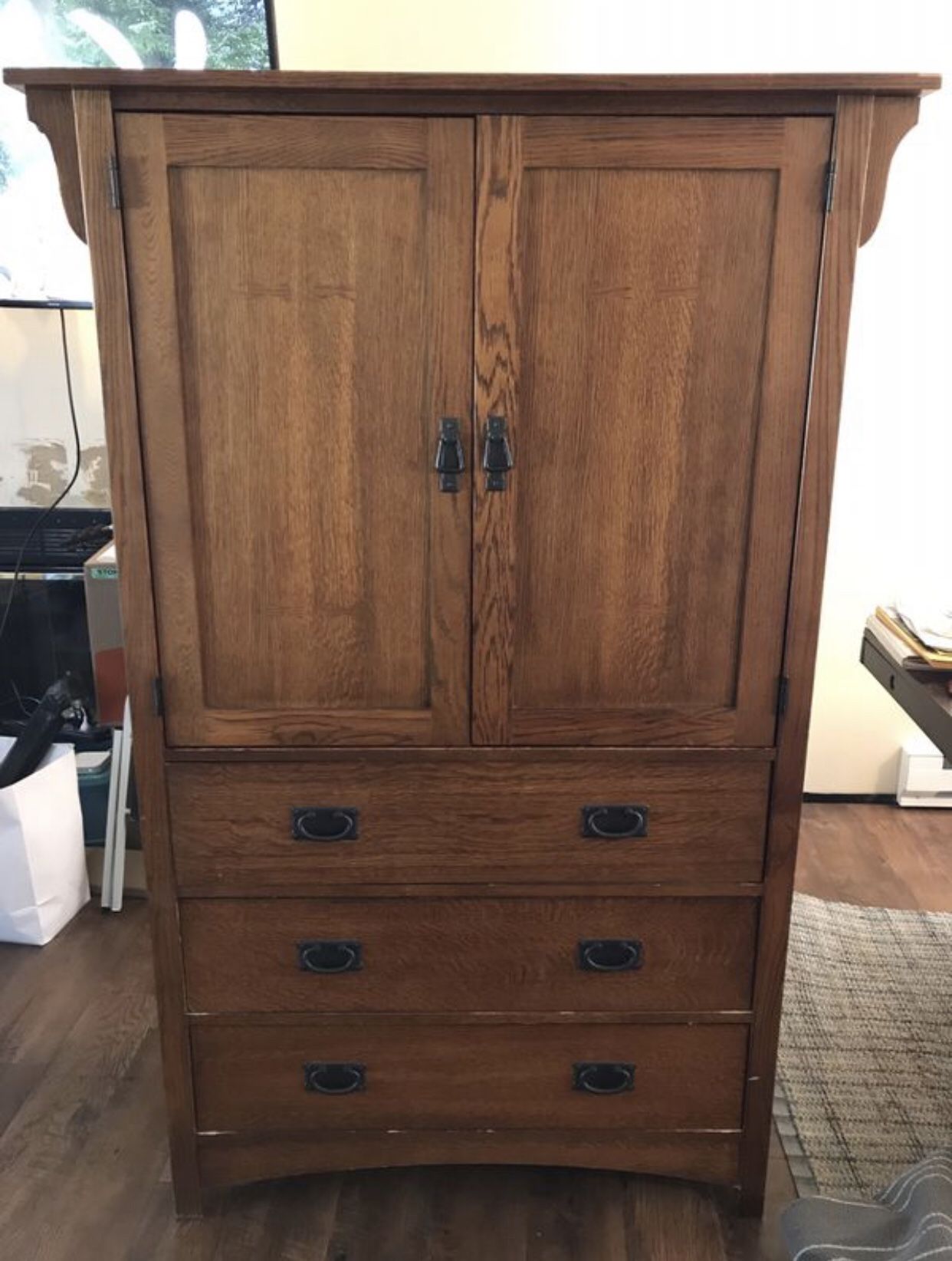 Armoire/tv cabinet