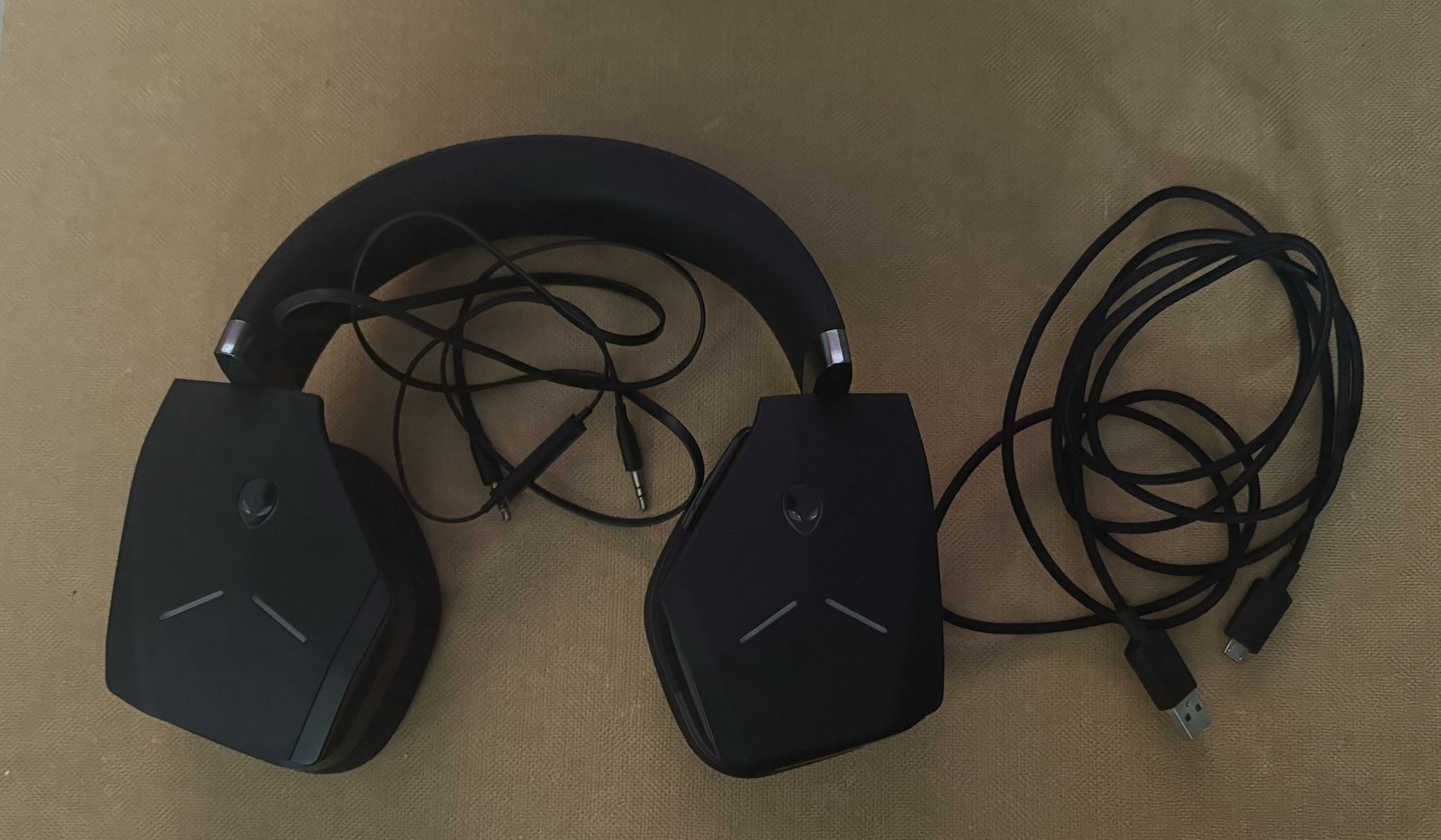 Alienware Wireless Gaming Headset AW988