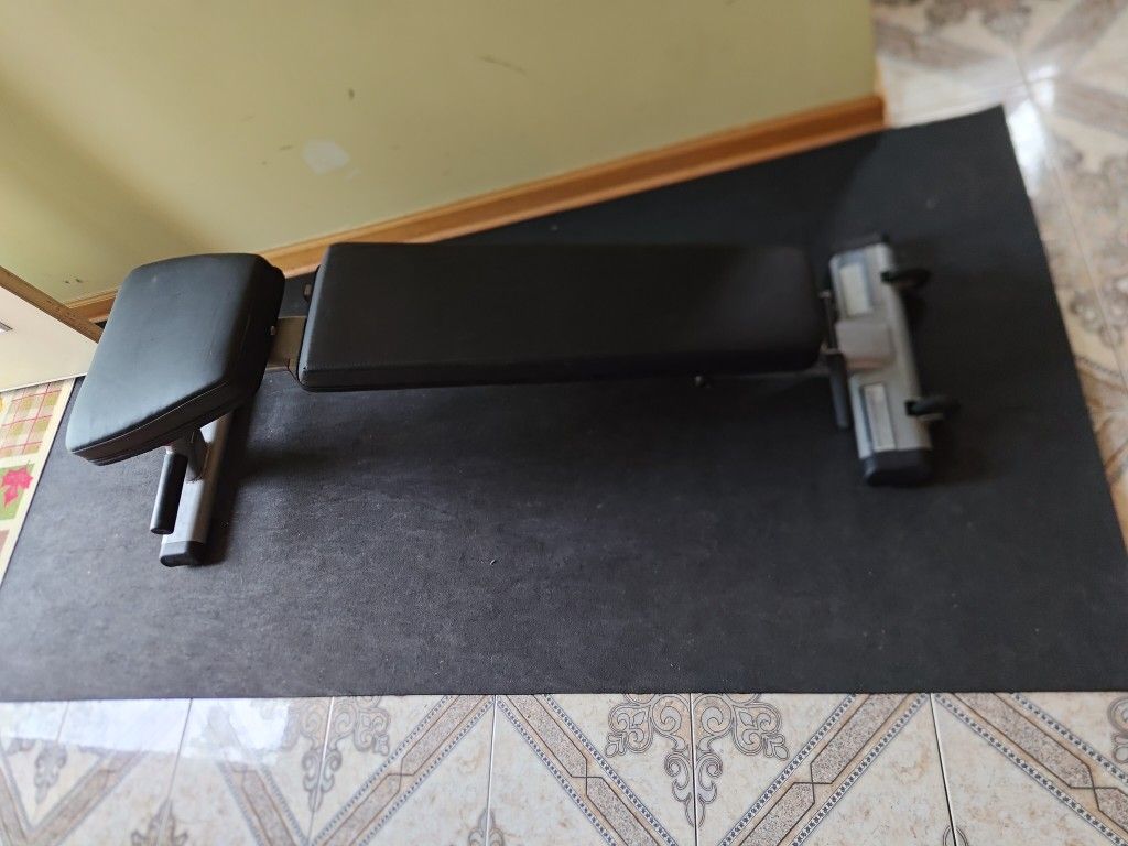 Body Solid Adjustable Bench
