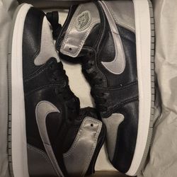 NEW JORDAN 1 MID SE 