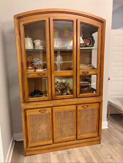 MCM wood Hutch