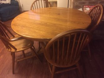 Solid Oak Round Table w/ 4 Windsor Chairs