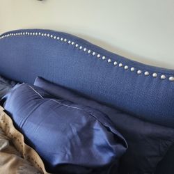  queen size upholstered bed