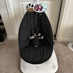 4moms MamaRoo Baby Swing -Black. 