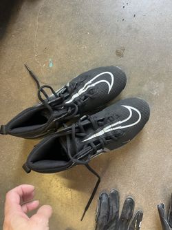 Women's Football Cleats Size 7 And Cones