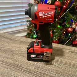 Milwaukee M18 Fuel 18-Volt Brushless 1/4” Hex Impact Driver w/ 5.0Ah Battery/ BRAND NEW