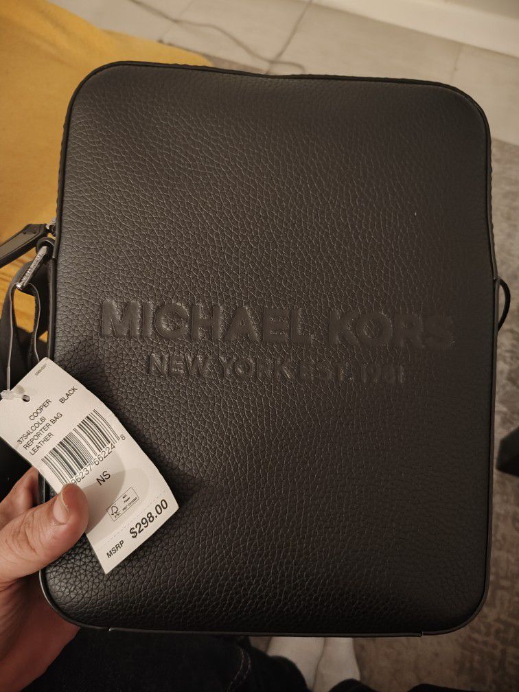 Micheal Kors  Messenger Bag And Wallet 
