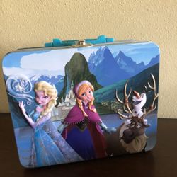 Disney Lunchbox With 48 Piece Puzzle.