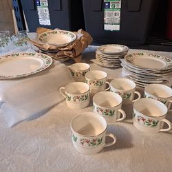 Christmas Dinner Setting For 8