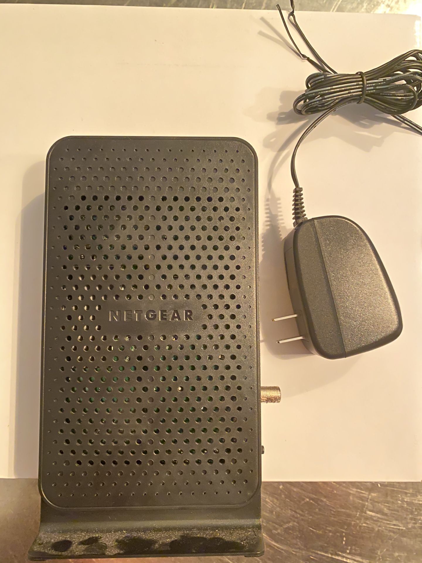 Modem/Router Netgear C3700v2 Used but Great Condition