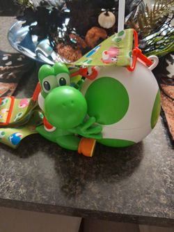Yoshi Egg cup  with Yoshi Figure and Strap