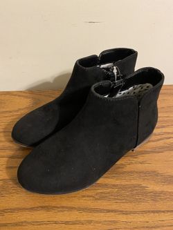 NWT Girl’s Cat & Jack Black Suede Ankle Boots Size 13