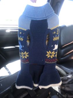 Dog sweater vest for small dogs ~6-12 lbs