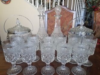 Large lot of vintage glassware