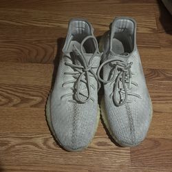 Yeezy 350 V2 Cream Colorway