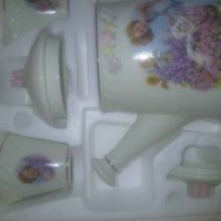 Porcelain SHIRLEY TEMPLE TEA SET