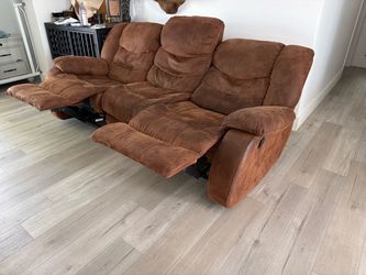 FREE COMFORTABLE COUCH