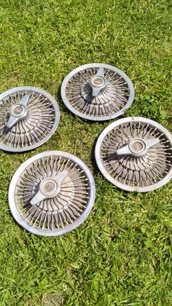 Spoked hubcaps