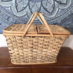 Vintage Picnic Basket 