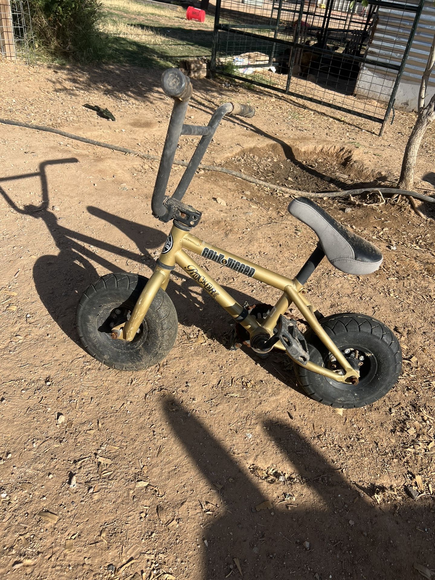 Rocker Irok Gold Digger Mini Bmx Bike
