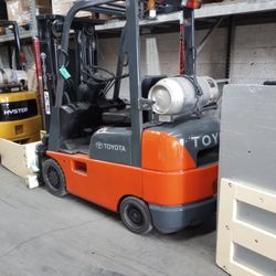 Forklift Toyota Triple Mast/Clamp