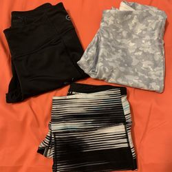 Bundle of cropped leggings 
