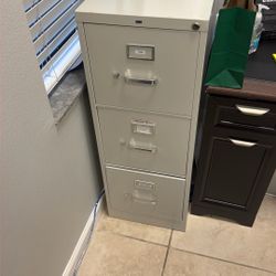 2 Metal File Cabinets 