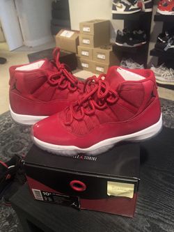 Nike air Jordan Gym red 11 size 10.5 9/10