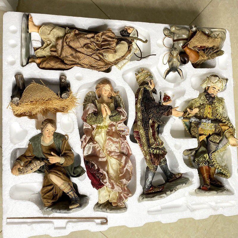 Member's Mark 2005 Large Christmas Nativity Set 17 Pieces Great Condition Original Owner
